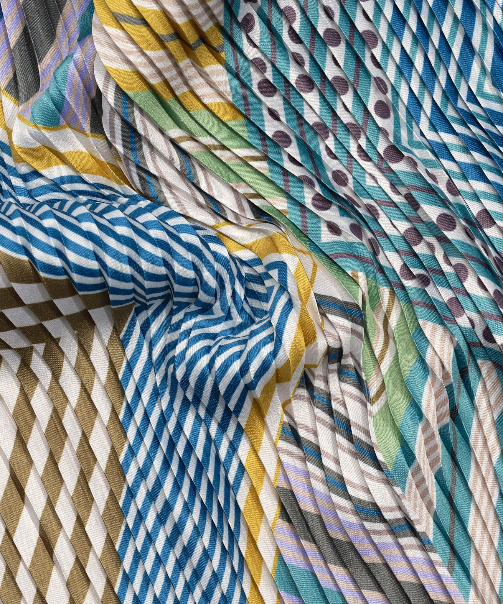 Downtown Pleated Diamond - Image 8