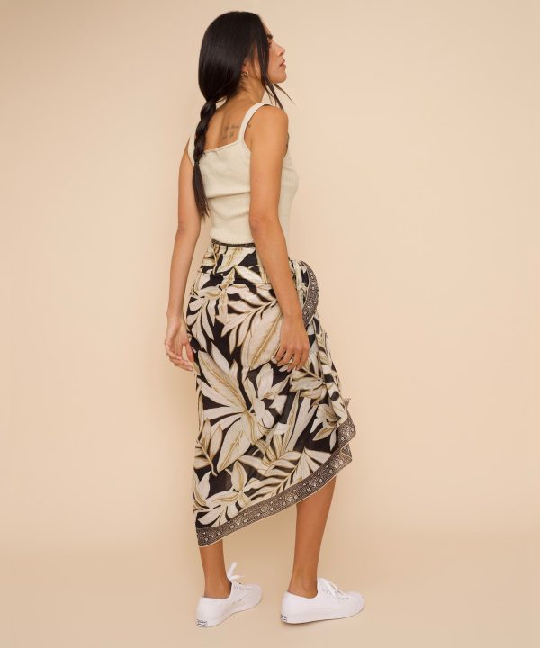 Golden Palm Sarong - Image 6