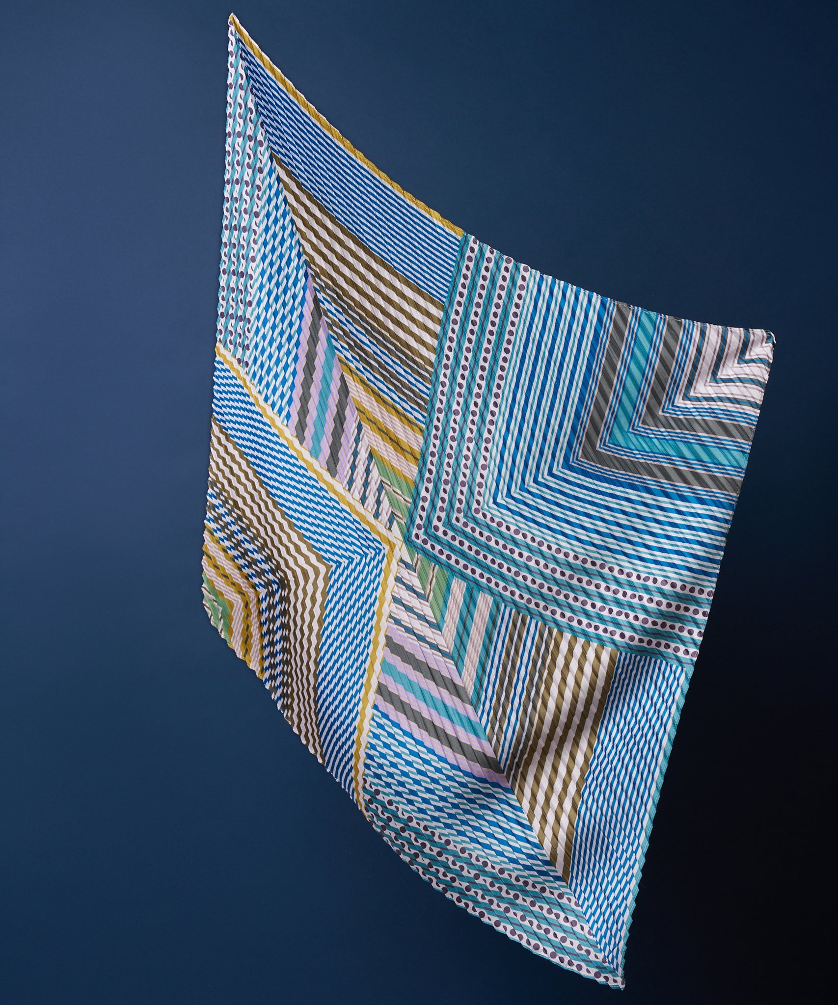 Downtown Pleated Diamond - Image 6