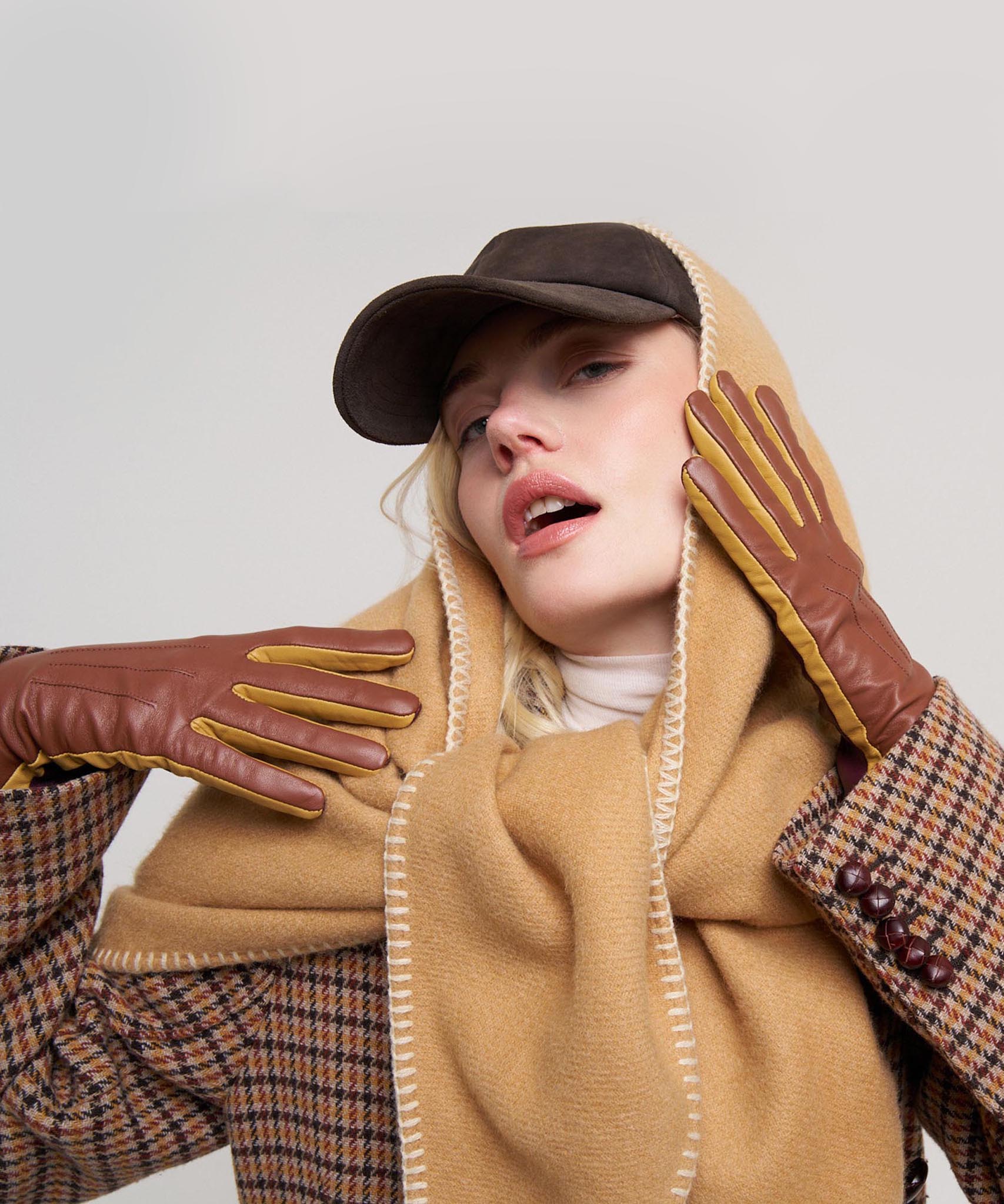 Colorblock Leather Glove - Image 7